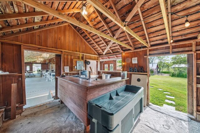 11242 Devereaux Road, Parma, MI 49269