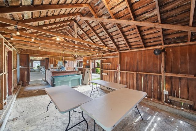 11242 Devereaux Road, Parma, MI 49269