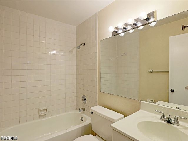 1420 Park Shore CIR 3, Fort Myers, FL 33901