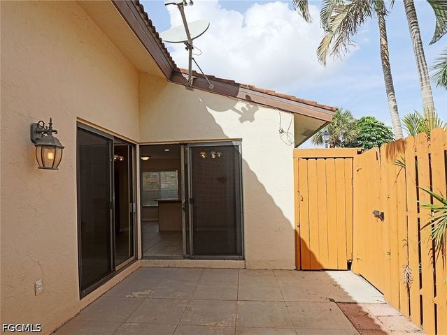 1420 Park Shore CIR 3, Fort Myers, FL 33901