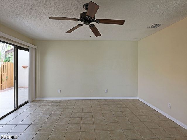 1420 Park Shore CIR 3, Fort Myers, FL 33901