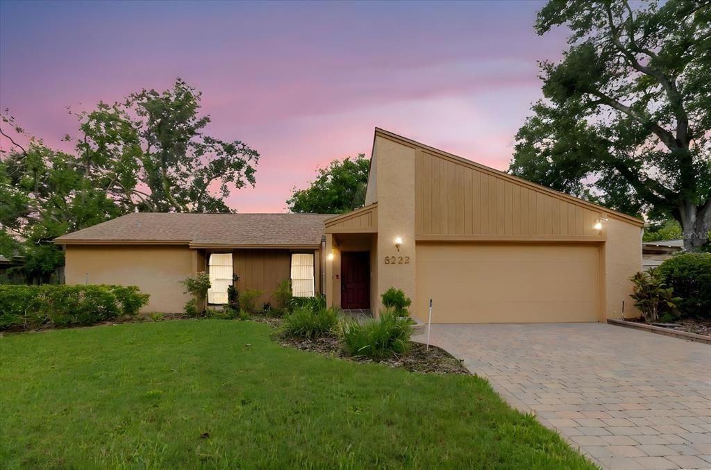 8222 LA SERENA DR, Tampa, FL 33614
