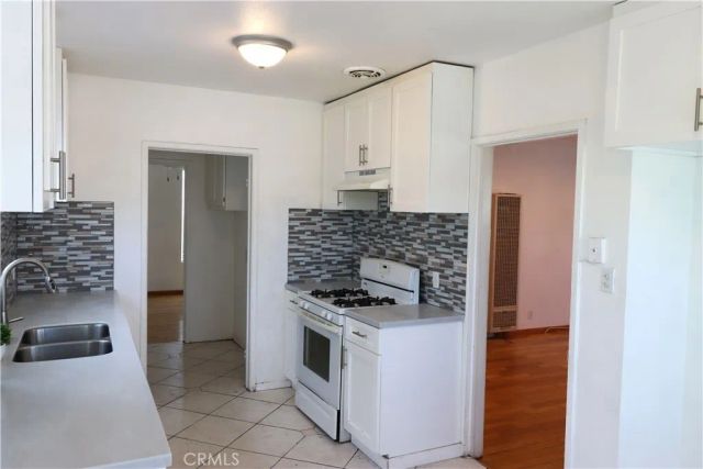 1126 E 106th Street, Los Angeles, CA 90002