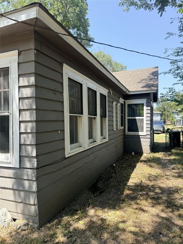 1222 W Morton Street, Denison, TX 75020