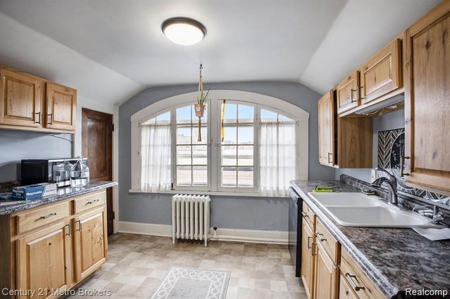 809 Church Street, Flint, MI 48502