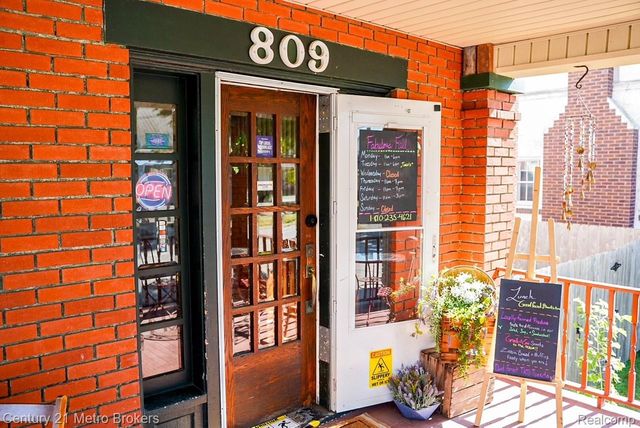 809 Church Street, Flint, MI 48502