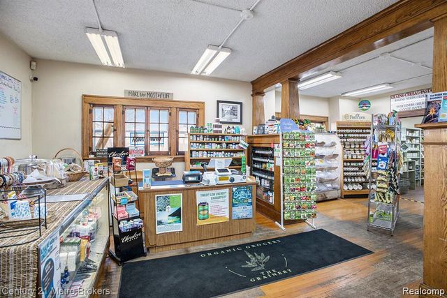 809 Church Street, Flint, MI 48502