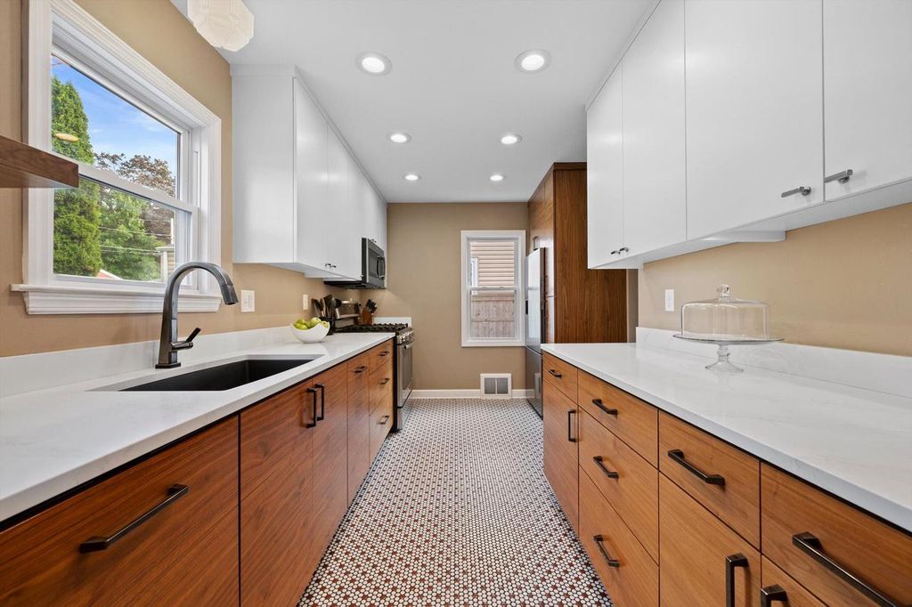 3436 S Adams AVENUE, Milwaukee, WI 53207