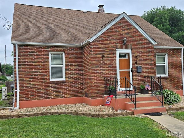 105 S Carleton Street, Farmington, MO 63640