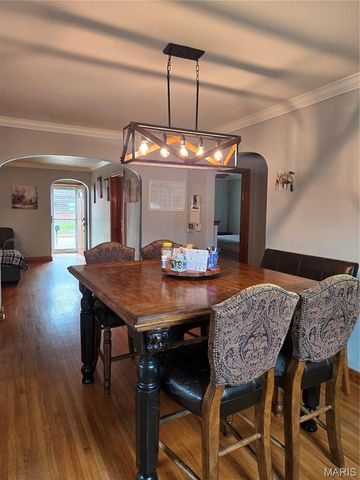 105 S Carleton Street, Farmington, MO 63640