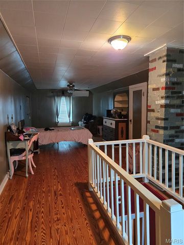 105 S Carleton Street, Farmington, MO 63640