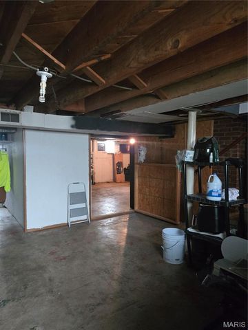 105 S Carleton Street, Farmington, MO 63640