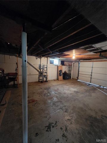 105 S Carleton Street, Farmington, MO 63640