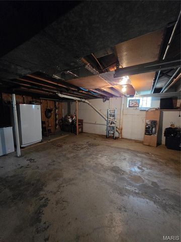 105 S Carleton Street, Farmington, MO 63640