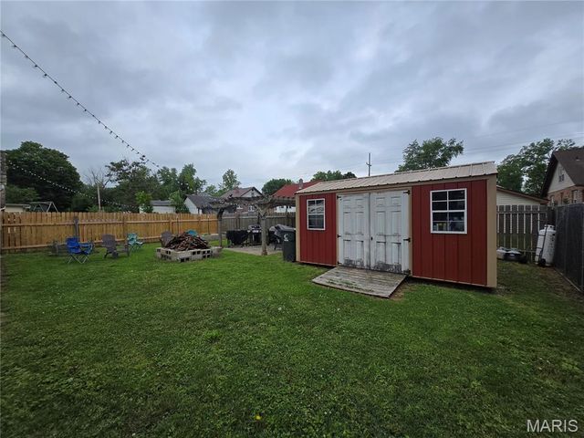 105 S Carleton Street, Farmington, MO 63640