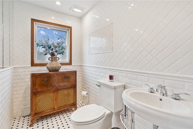 600 Carlton Road SE, Cedar Rapids, IA 52403