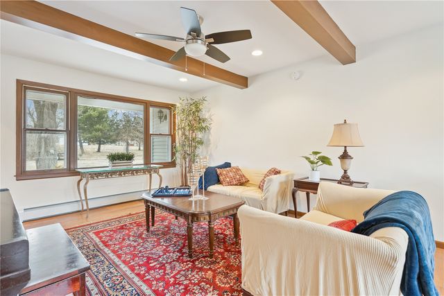 600 Carlton Road SE, Cedar Rapids, IA 52403