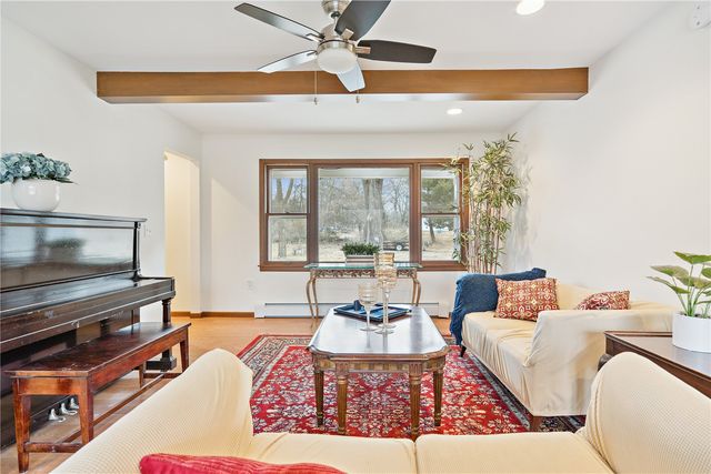 600 Carlton Road SE, Cedar Rapids, IA 52403