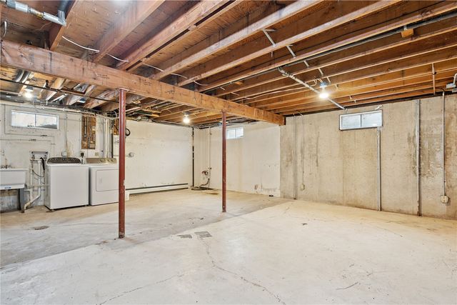 600 Carlton Road SE, Cedar Rapids, IA 52403