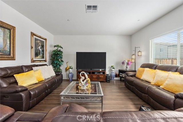 11115 Guaranda Place, Bakersfield, CA 93306