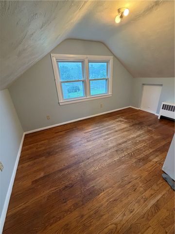42 Greenway Drive, Bristol, RI 02809