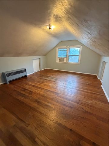 42 Greenway Drive, Bristol, RI 02809