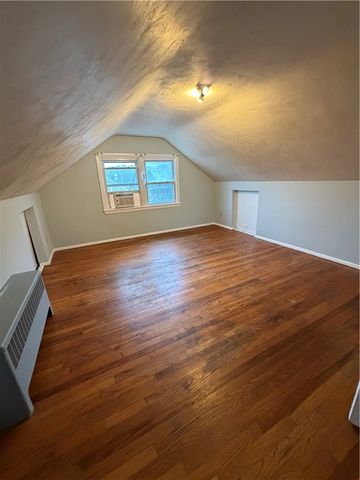 42 Greenway Drive, Bristol, RI 02809