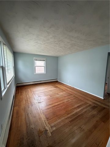 42 Greenway Drive, Bristol, RI 02809