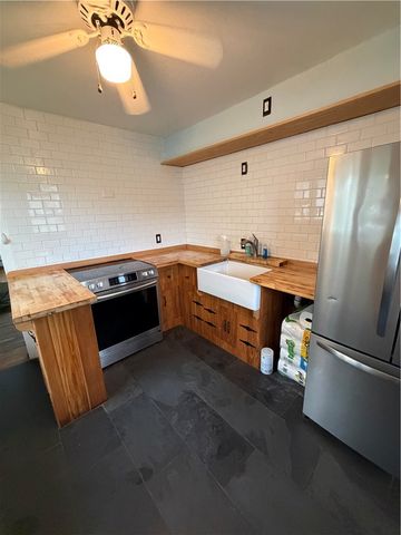 42 Greenway Drive, Bristol, RI 02809