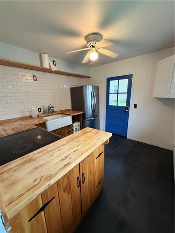 42 Greenway Drive, Bristol, RI 02809