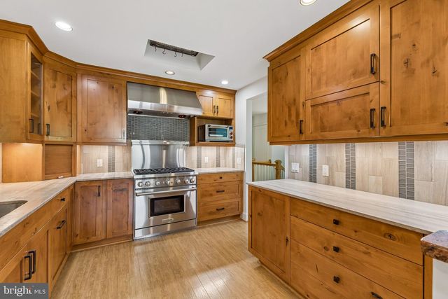 2519 BUCKELEW DR, Falls Church, VA 22046