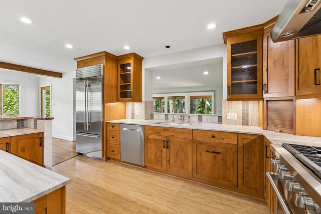 2519 BUCKELEW DR, Falls Church, VA 22046