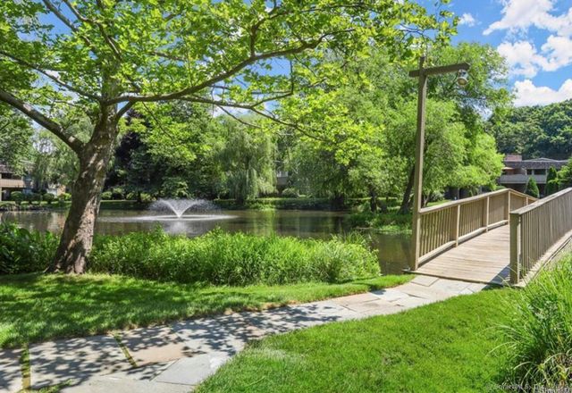 10 Ledgebrook Drive 10, Norwalk, CT 06854