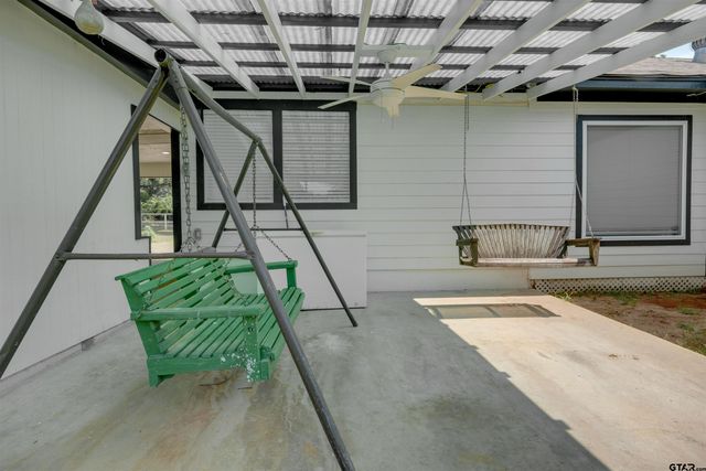 110 An County Road 401, Palestine, TX 75803