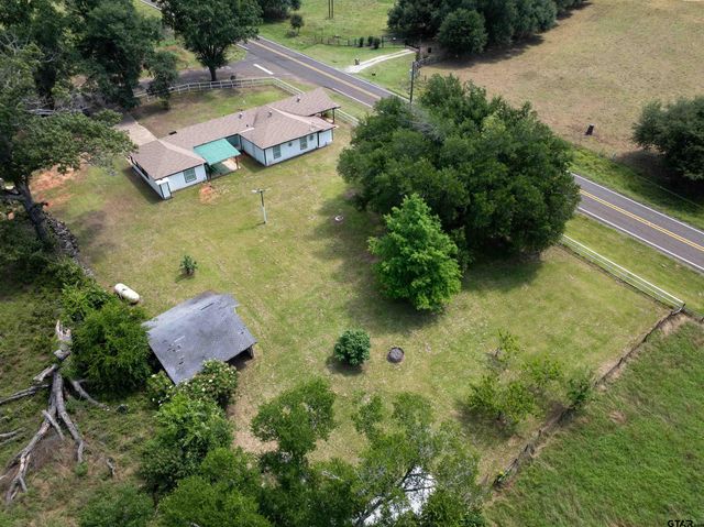 110 An County Road 401, Palestine, TX 75803