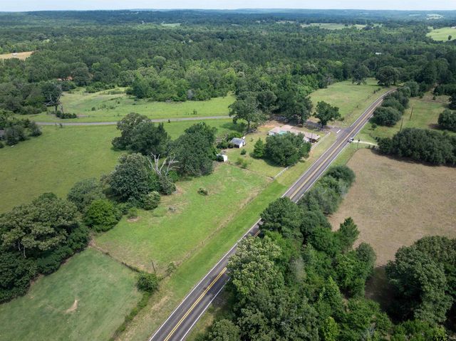 110 An County Road 401, Palestine, TX 75803