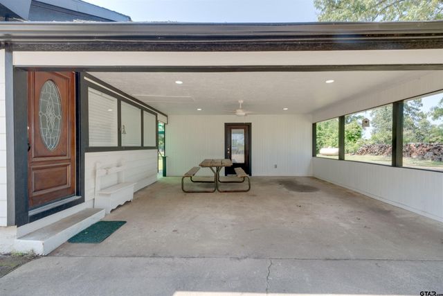 110 An County Road 401, Palestine, TX 75803