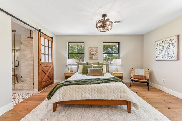 790 Private Road 905, Liberty Hill, TX 78642