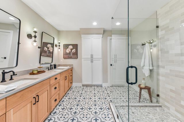 790 Private Road 905, Liberty Hill, TX 78642