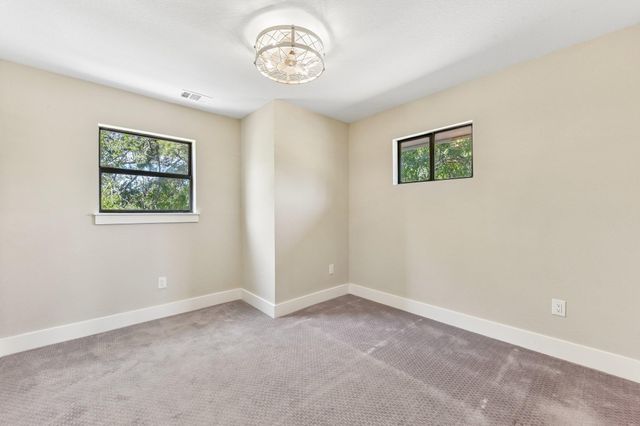 790 Private Road 905, Liberty Hill, TX 78642