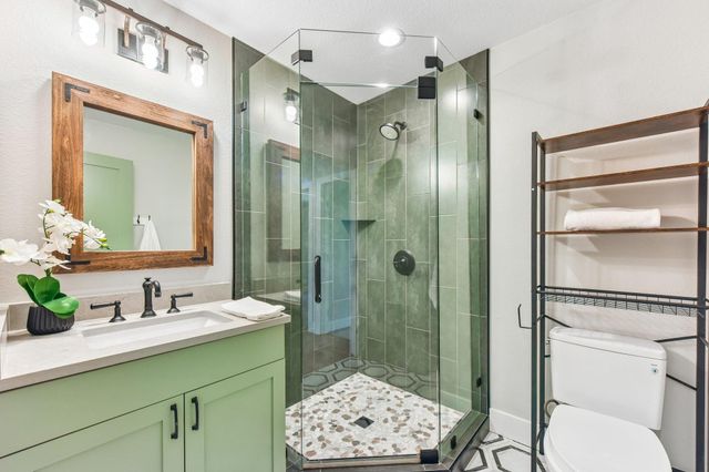 790 Private Road 905, Liberty Hill, TX 78642