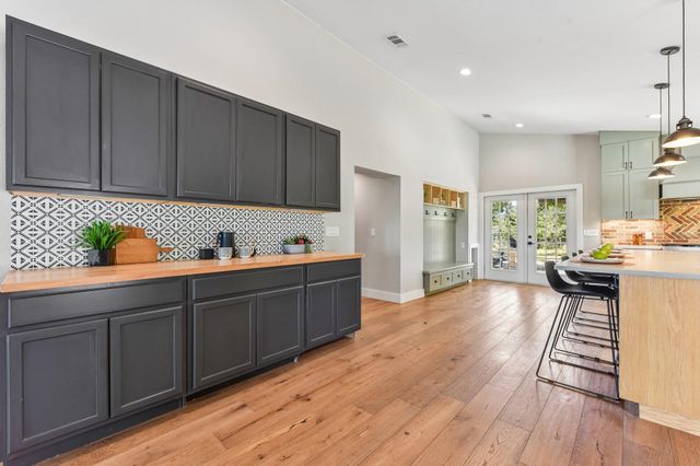 790 Private Road 905, Liberty Hill, TX 78642