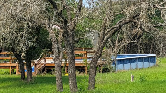 790 Private Road 905, Liberty Hill, TX 78642