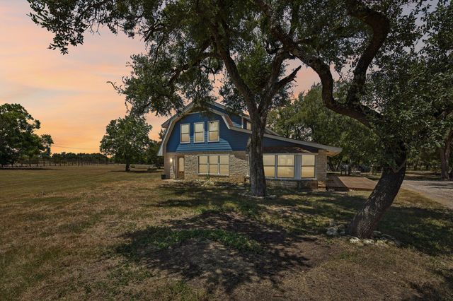 790 Private Road 905, Liberty Hill, TX 78642