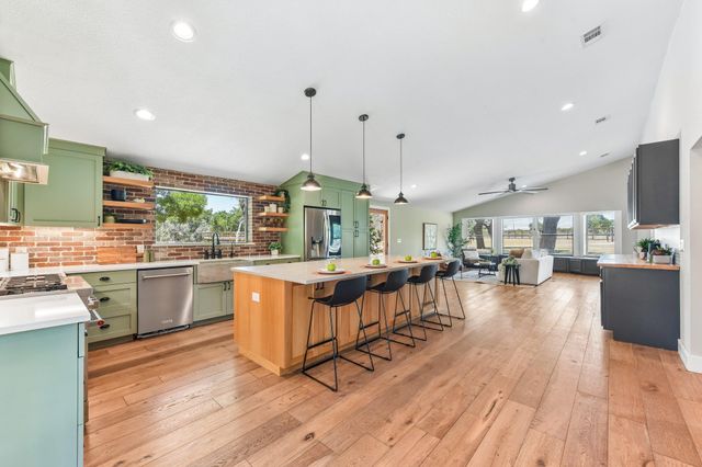 790 Private Road 905, Liberty Hill, TX 78642