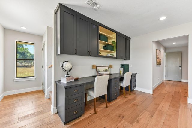790 Private Road 905, Liberty Hill, TX 78642