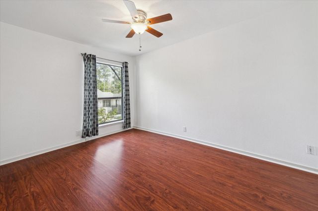 318 Litchfield Lane, Houston, TX 77024