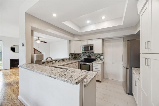 318 Litchfield Lane, Houston, TX 77024