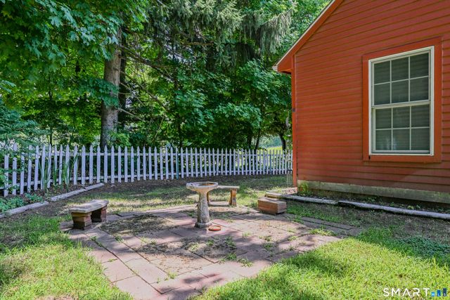 463 Pearl Lake Road, Waterbury, CT 06706