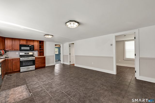 463 Pearl Lake Road, Waterbury, CT 06706